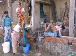 東京水道国際展開ミッション団が調査した現地の様子（バングラデシュ）